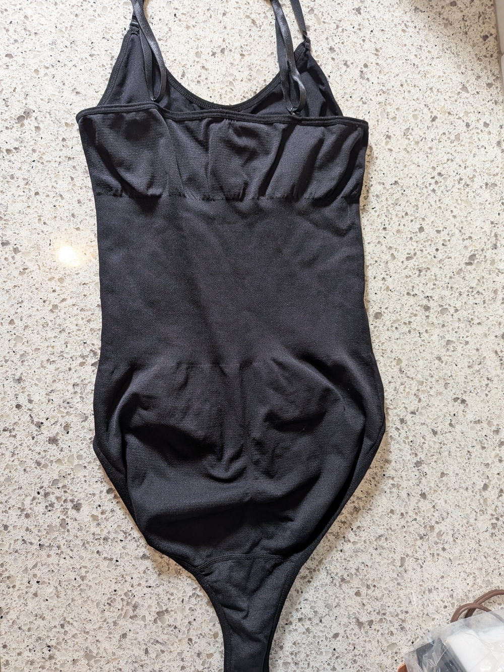 Seamless Shapewear Bodysuit in Black and Nude - Picture 4 of 8